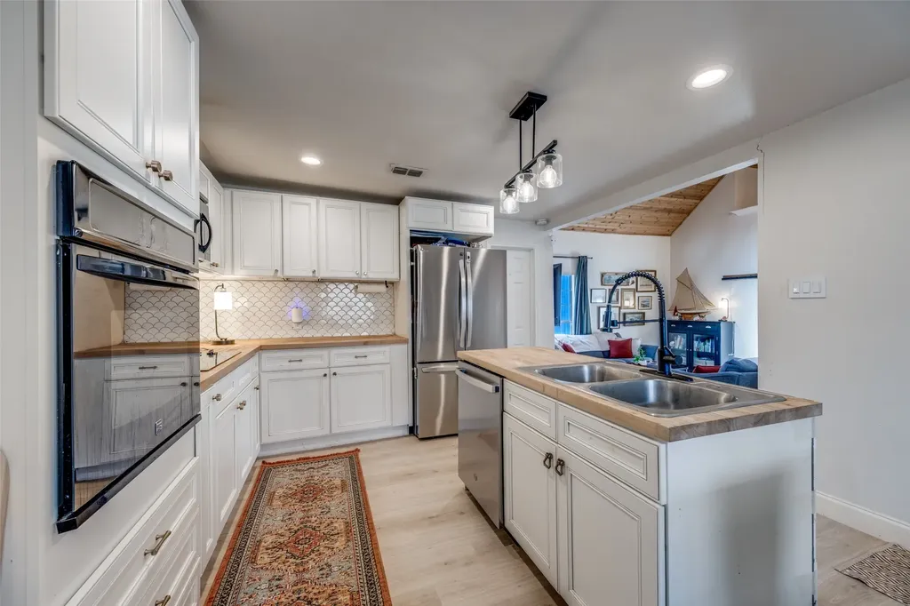 1322 Sears Street W Denison TX 75020