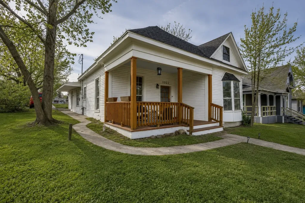1322 Sears Street W Denison TX 75020