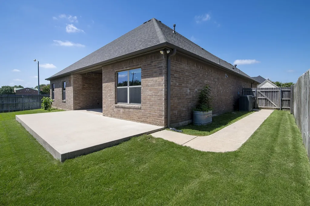 815 Chestnut Grove Drive Cleburne TX 76033