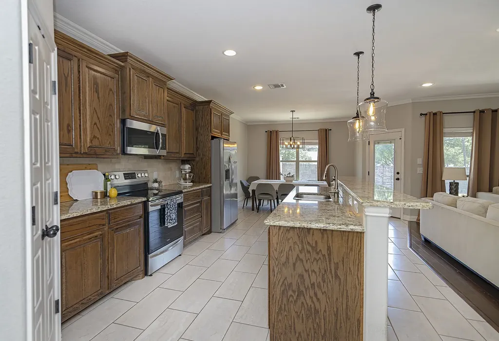 815 Chestnut Grove Drive Cleburne TX 76033