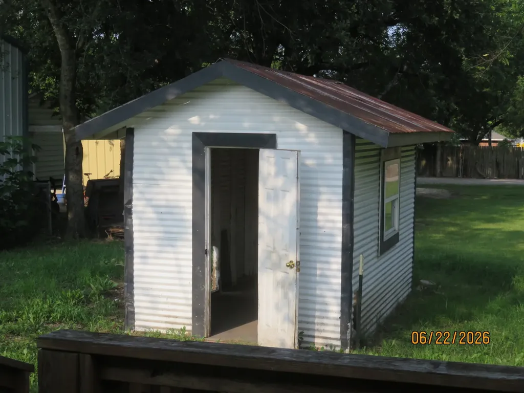 705 S Patterson Street Campbell TX 75422