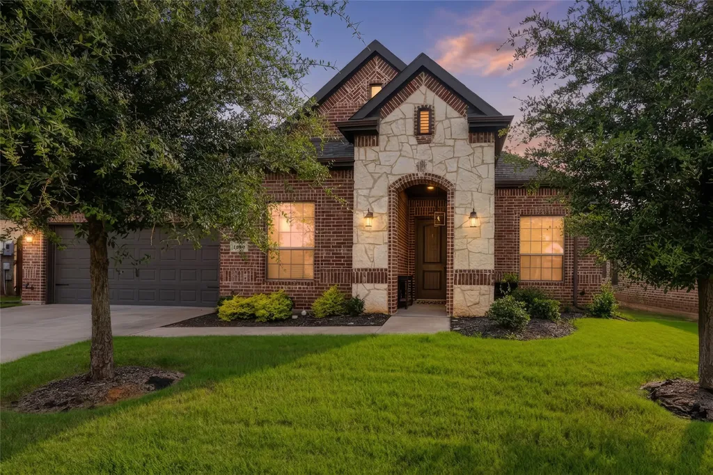 1028 Wildwood Drive Joshua TX 76058