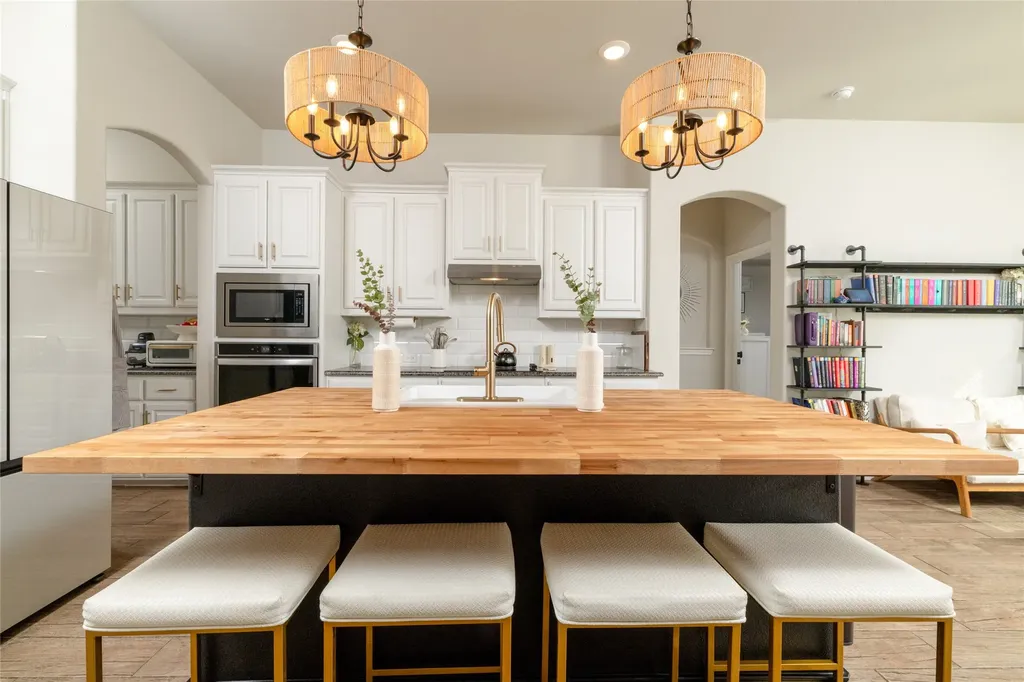 1028 Wildwood Drive Joshua TX 76058