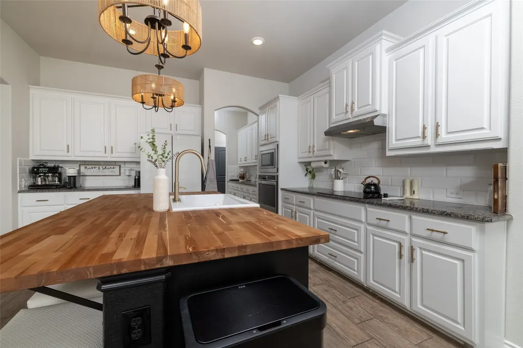 1028 Wildwood Drive Joshua TX 76058