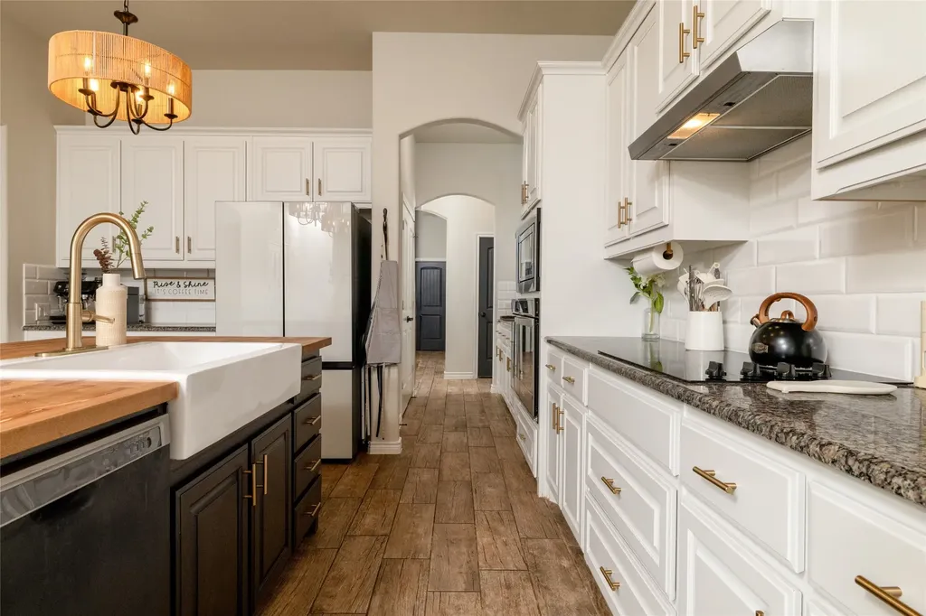 1028 Wildwood Drive Joshua TX 76058
