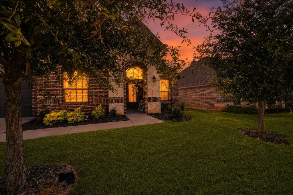 1028 Wildwood Drive Joshua TX 76058