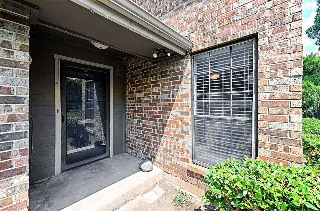 15889 Preston Road Dallas TX 75248