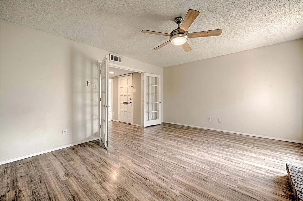 15889 Preston Road Dallas TX 75248