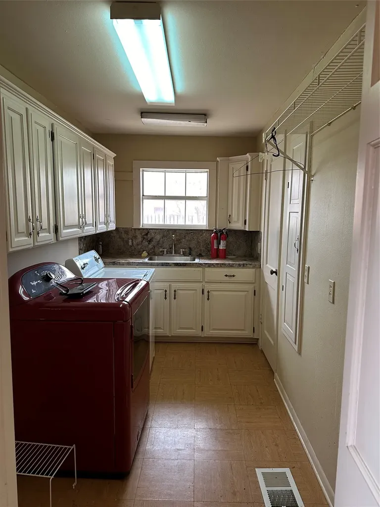 509 E Main Street Mexia TX 76667