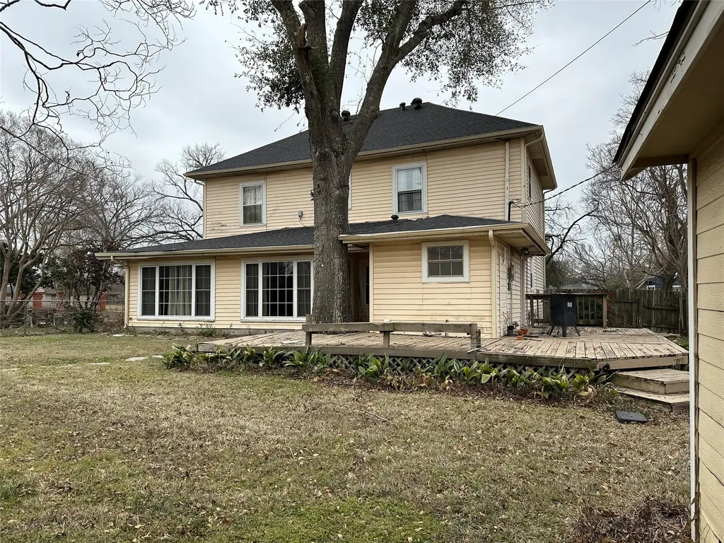 509 E Main Street Mexia TX 76667