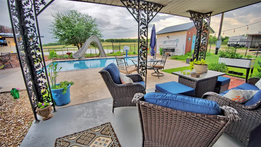 978 Longbranch Road Nocona TX 76255