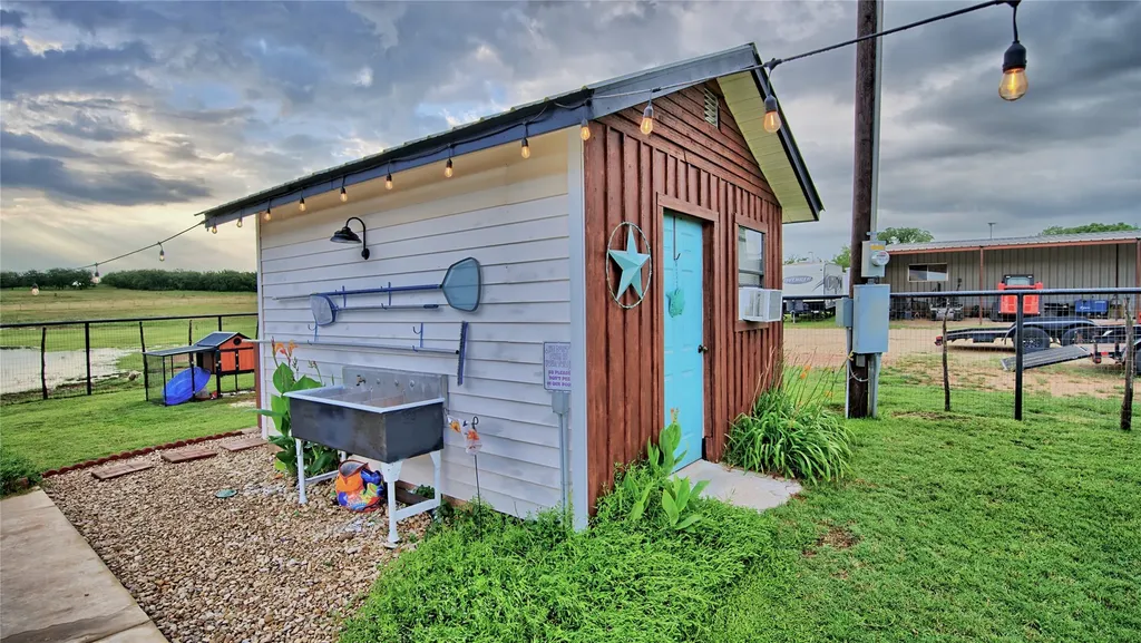 978 Longbranch Road Nocona TX 76255