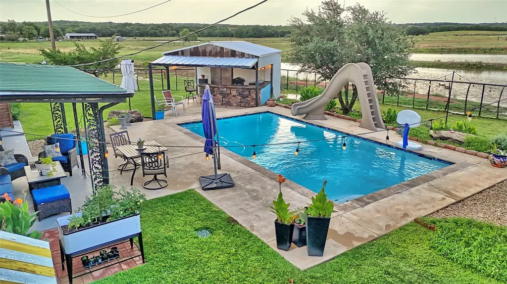 978 Longbranch Road Nocona TX 76255
