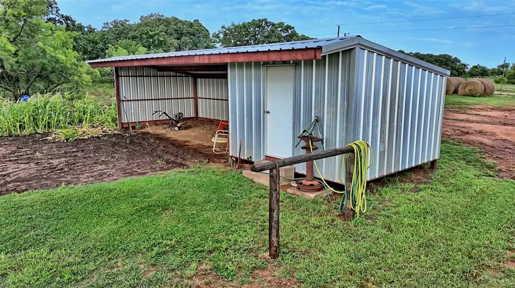 978 Longbranch Road Nocona TX 76255