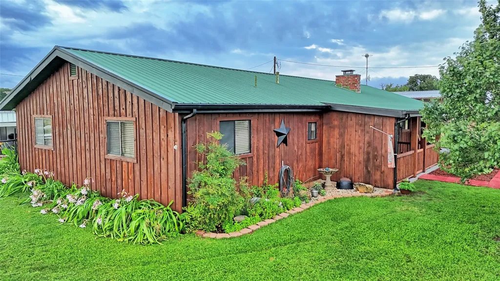 978 Longbranch Road Nocona TX 76255