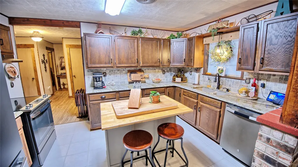 978 Longbranch Road Nocona TX 76255