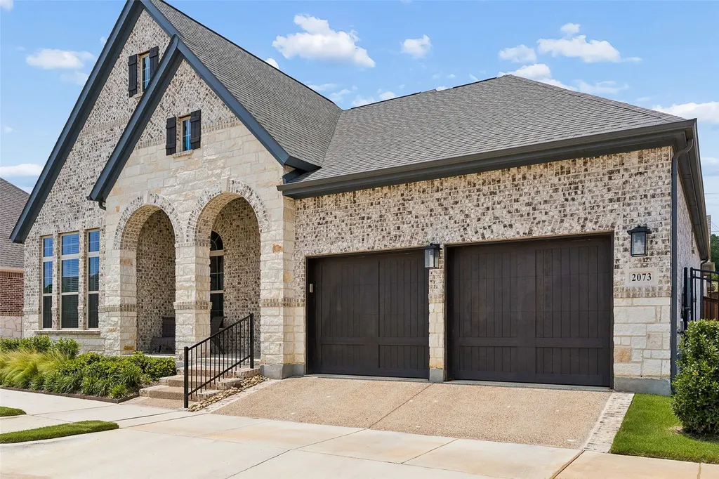 2073 Spotted Fawn Drive Arlington TX 76005