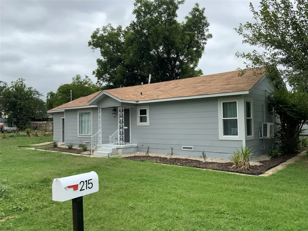 215 S 4th Street Jacksboro TX 76458