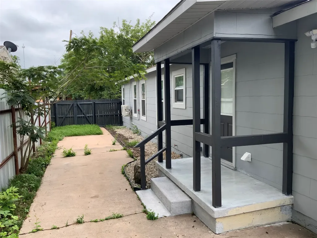 215 S 4th Street Jacksboro TX 76458