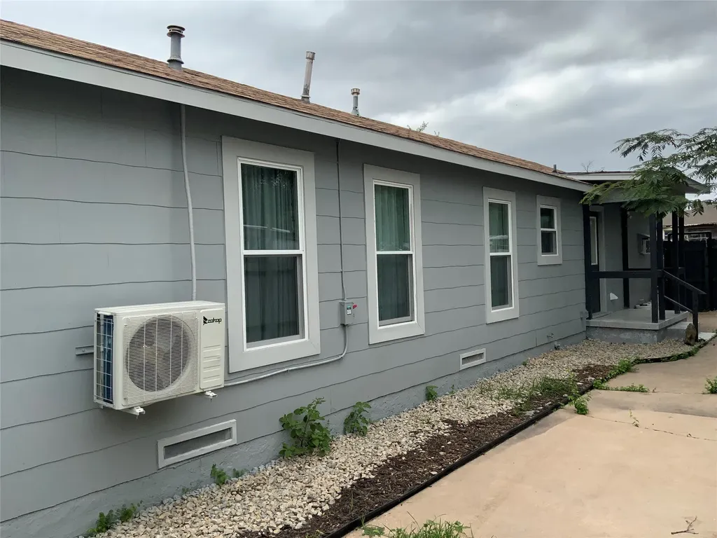 215 S 4th Street Jacksboro TX 76458