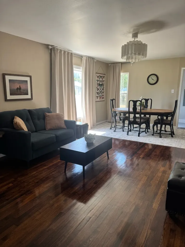 215 S 4th Street Jacksboro TX 76458