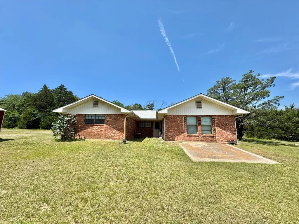 450 Woodbine Estates Road Gainesville TX 76240