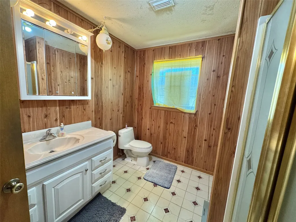 450 Woodbine Estates Road Gainesville TX 76240
