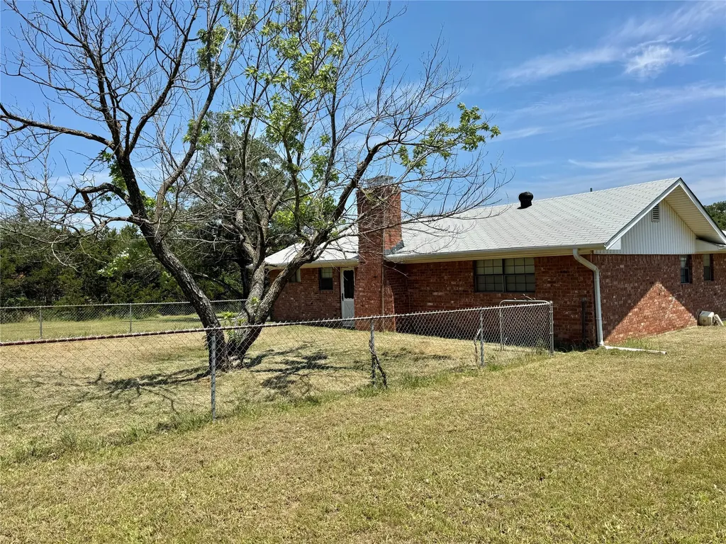 450 Woodbine Estates Road Gainesville TX 76240