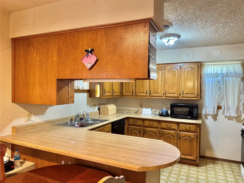 450 Woodbine Estates Road Gainesville TX 76240