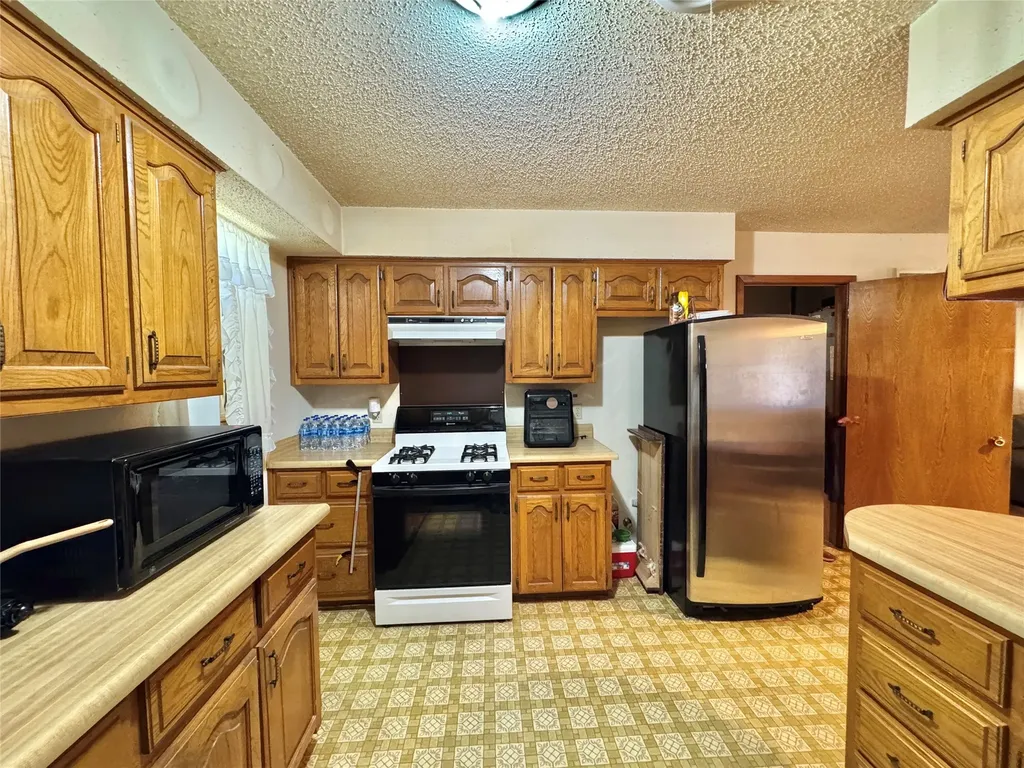 450 Woodbine Estates Road Gainesville TX 76240