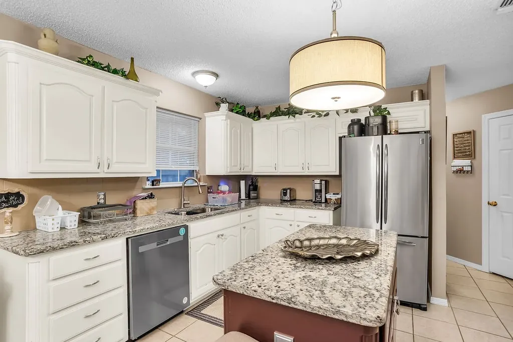 412 Glenbrook Drive Kennedale TX 76060