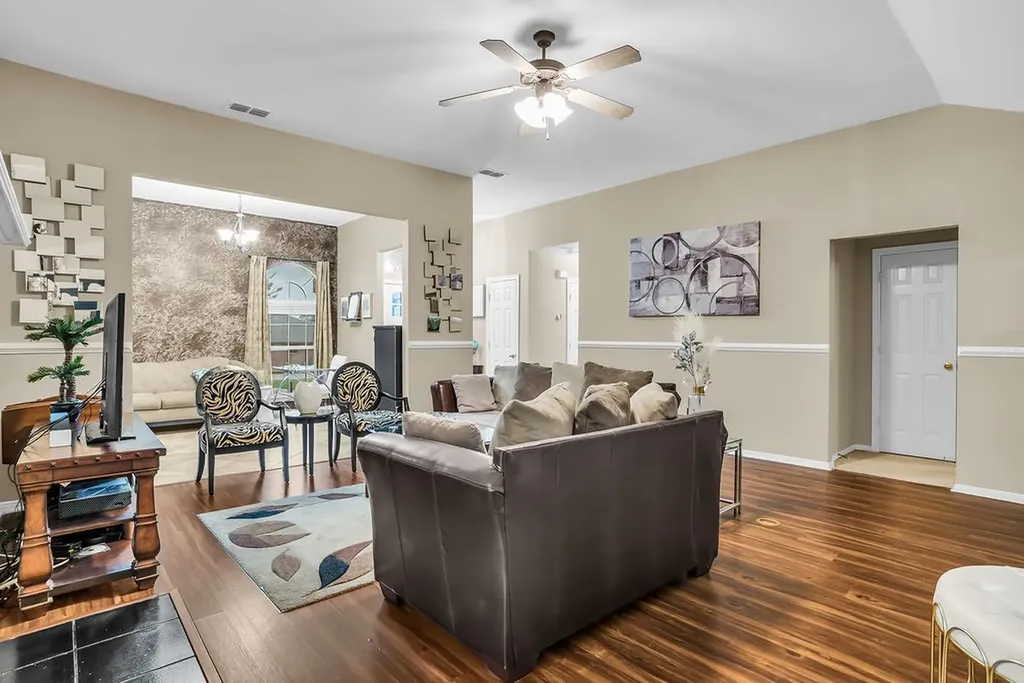 412 Glenbrook Drive Kennedale TX 76060