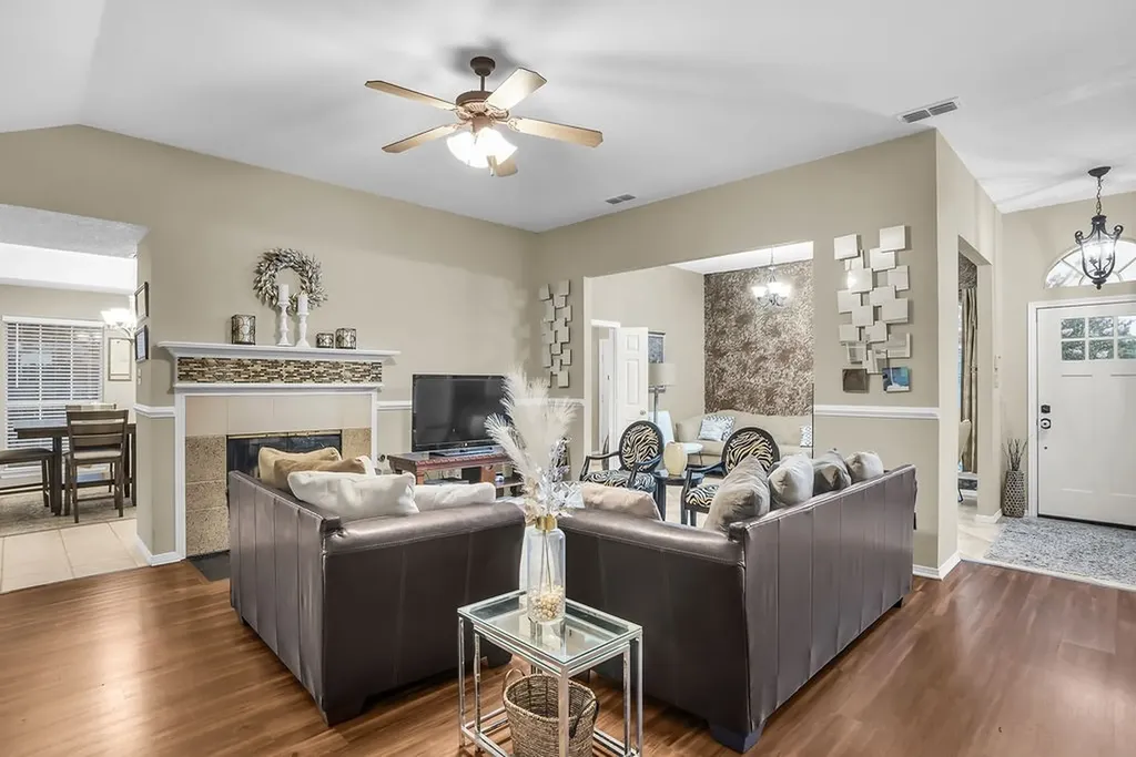 412 Glenbrook Drive Kennedale TX 76060
