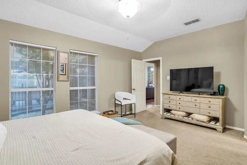 412 Glenbrook Drive Kennedale TX 76060