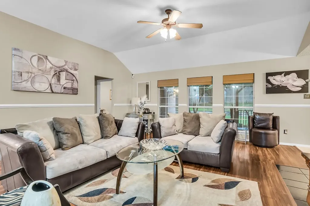 412 Glenbrook Drive Kennedale TX 76060