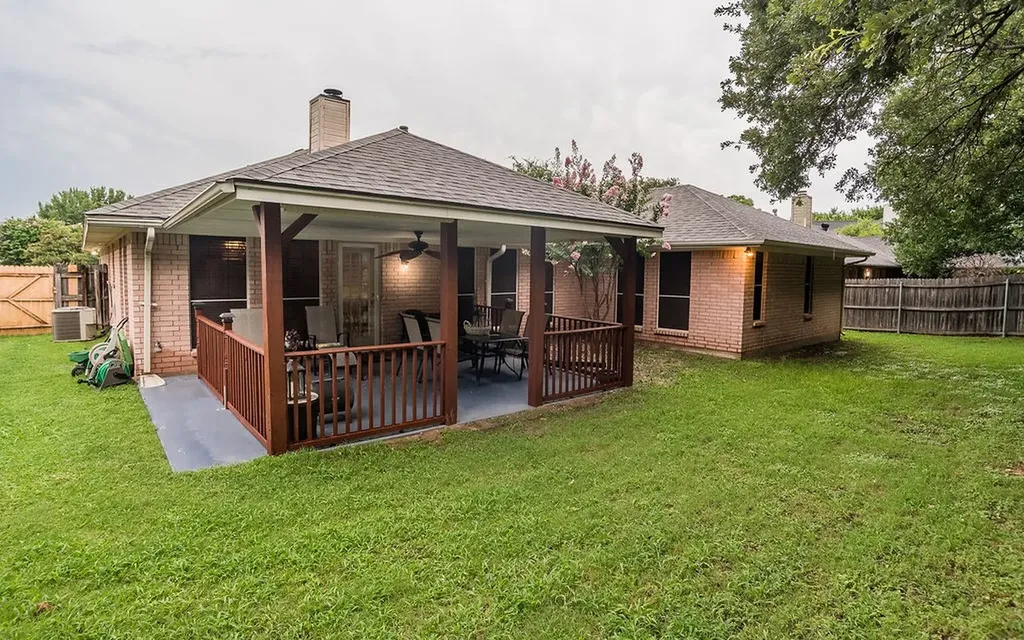 412 Glenbrook Drive Kennedale TX 76060