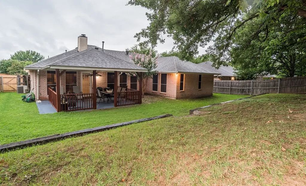 412 Glenbrook Drive Kennedale TX 76060