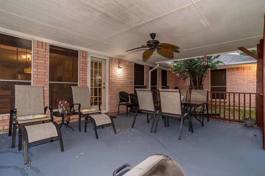 412 Glenbrook Drive Kennedale TX 76060