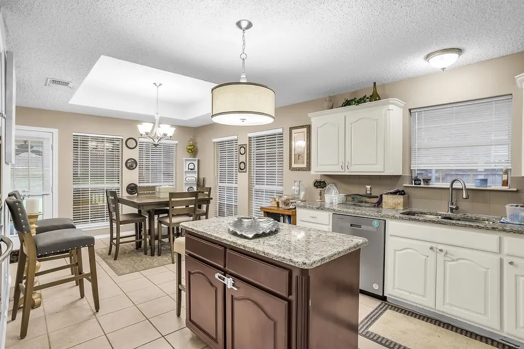 412 Glenbrook Drive Kennedale TX 76060