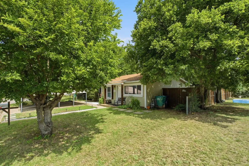 601 Park Lane Denton TX 76205