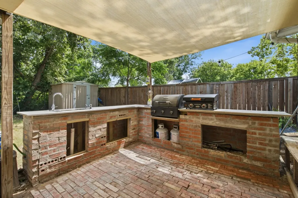 601 Park Lane Denton TX 76205