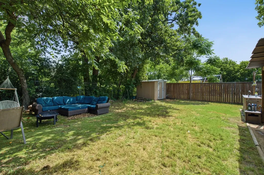 601 Park Lane Denton TX 76205