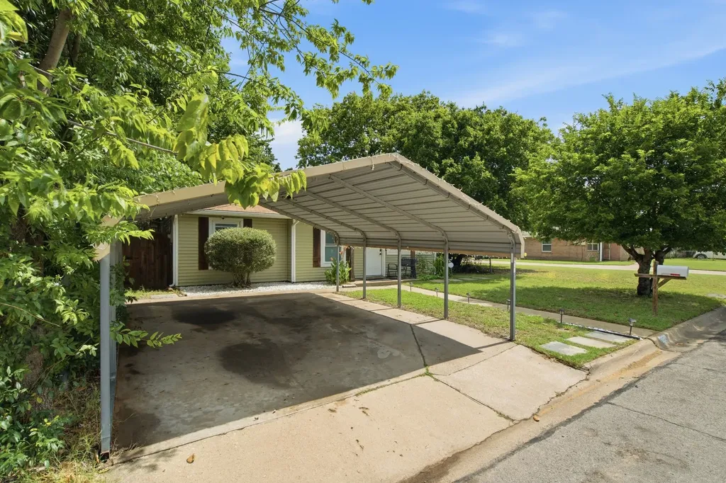 601 Park Lane Denton TX 76205