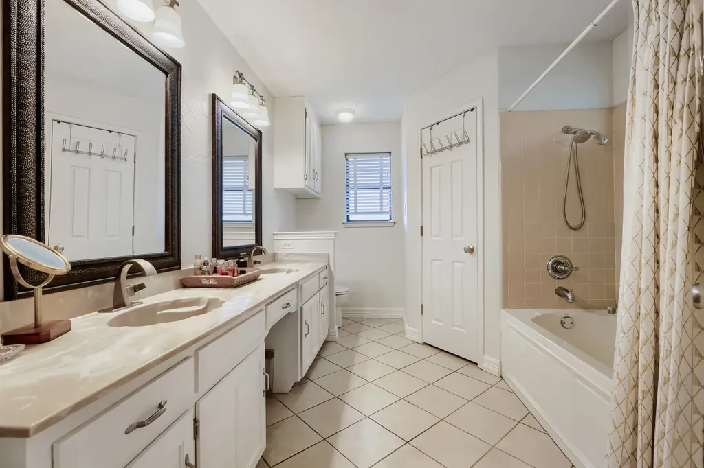 2025 Redwood Trail Grapevine TX 76051