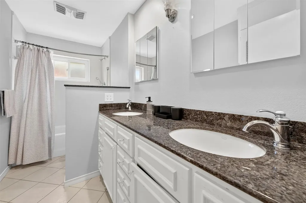2838 Ermine Way Farmers Branch TX 75234
