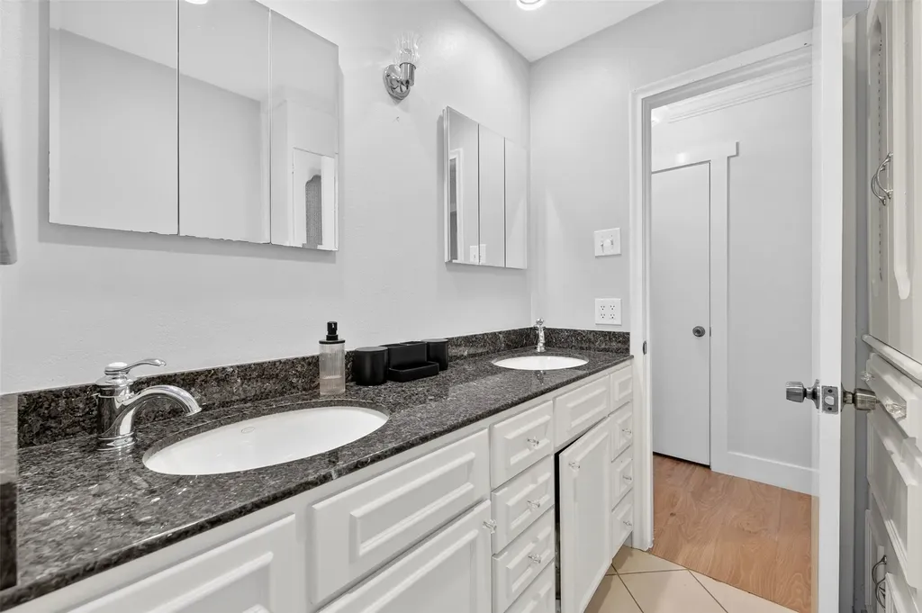 2838 Ermine Way Farmers Branch TX 75234