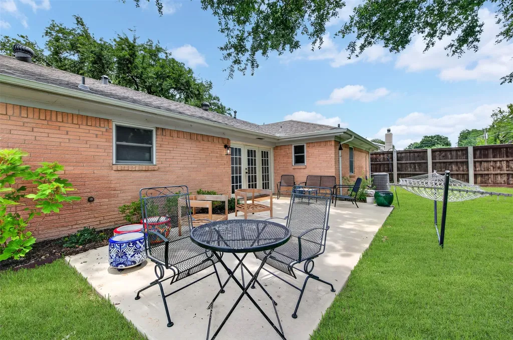 2838 Ermine Way Farmers Branch TX 75234