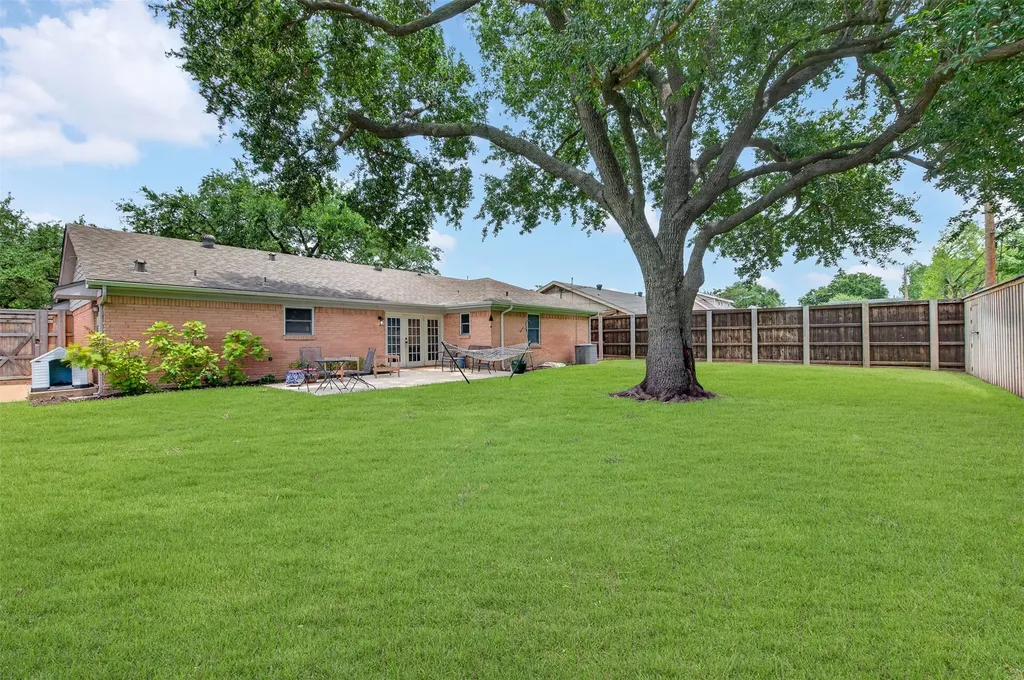 2838 Ermine Way Farmers Branch TX 75234
