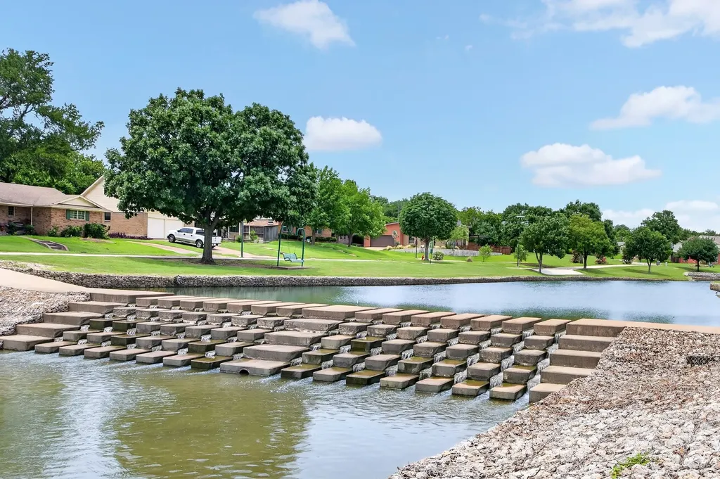 2838 Ermine Way Farmers Branch TX 75234