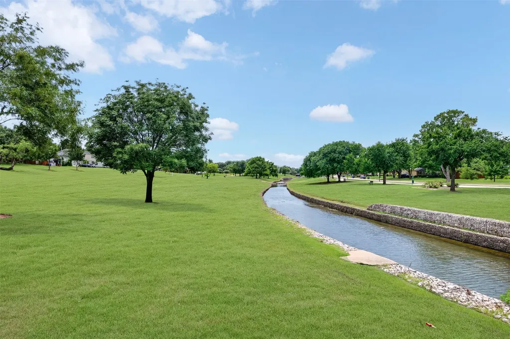 2838 Ermine Way Farmers Branch TX 75234